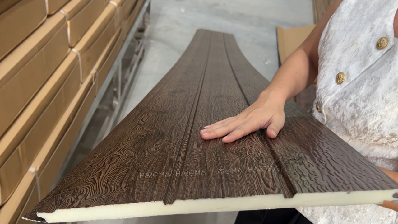 Báo giá tấm panel tôn xốp Haroma cập nhật mới nhất thời điểm cuối năm cho công trình