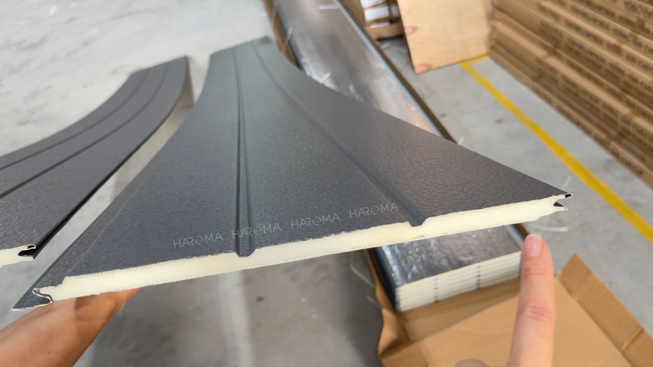 Báo giá tấm panel tôn xốp Haroma cập nhật mới nhất thời điểm cuối năm cho công trình