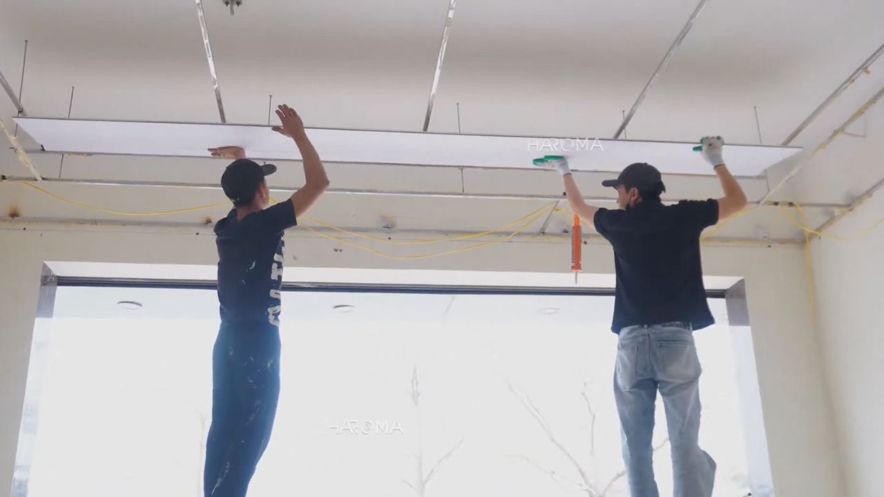Cách thi công trần nhựa giật cấp chuẩn từ thợ chuyên nghiệp