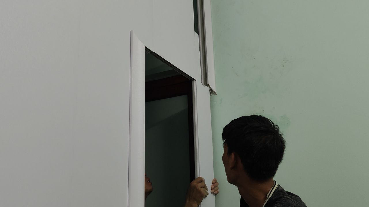 Hướng dẫn thi công vách ngăn góc vuông bằng tấm nhựa 2 mặt chi tiết từ A - Z