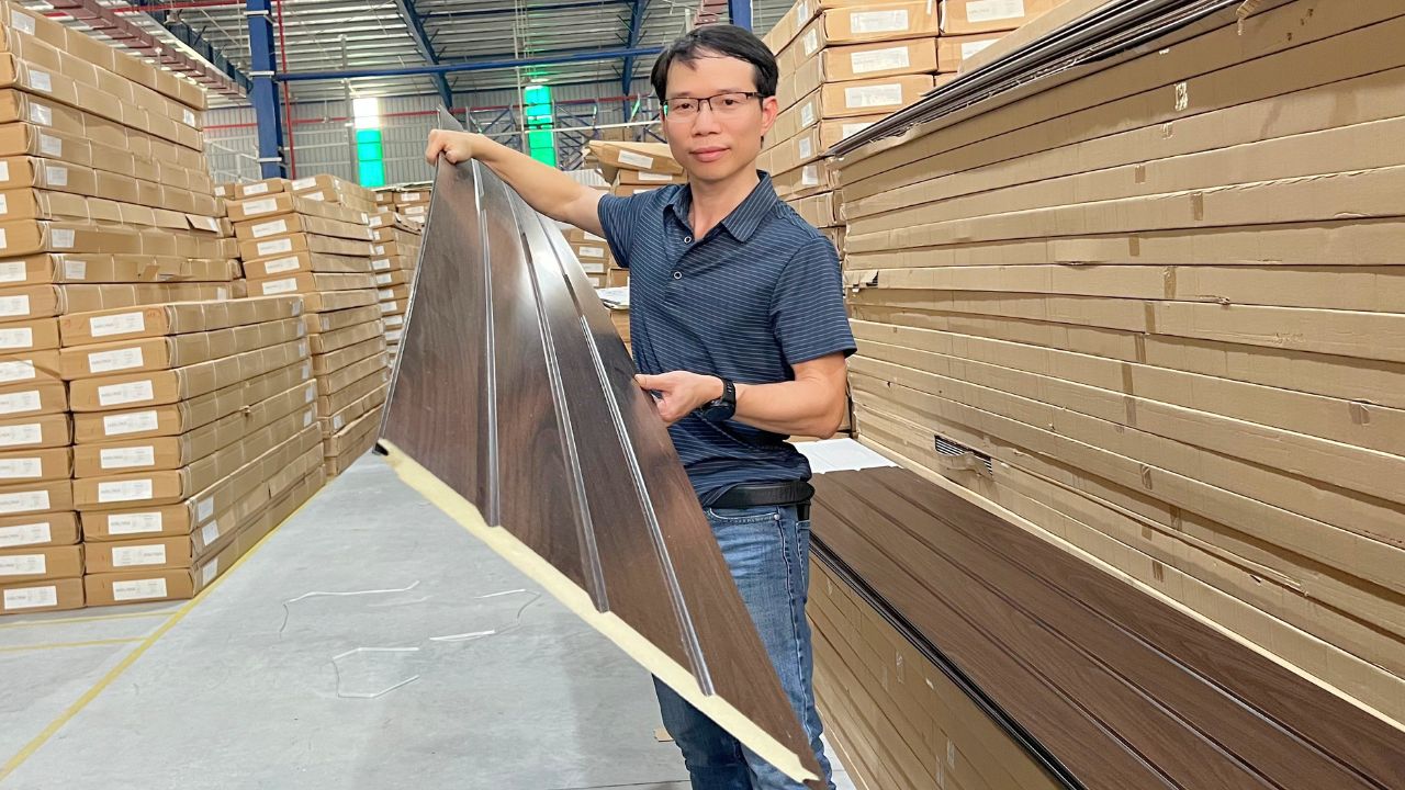 Tấm panel vân gỗ có những mẫu nào? Báo giá mới nhất