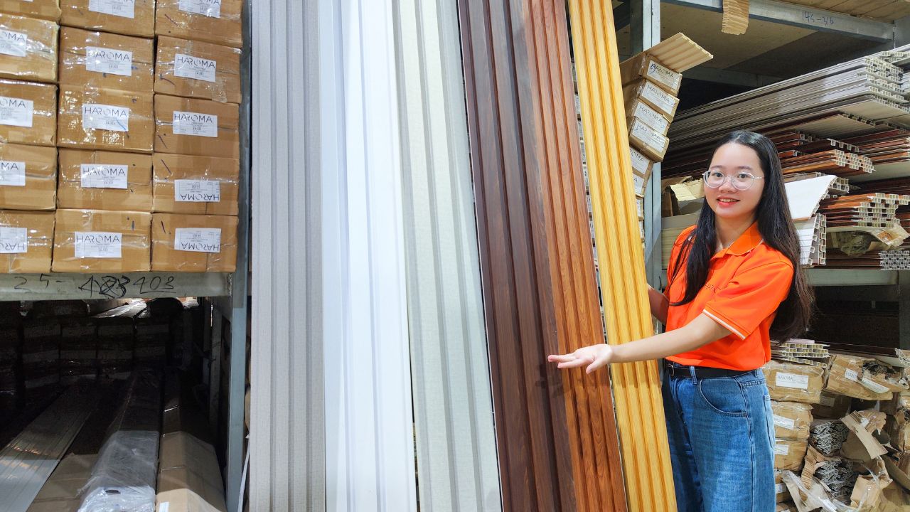Phân biệt và báo giá lam sóng nhựa và tấm panel lam sóng ốp tường