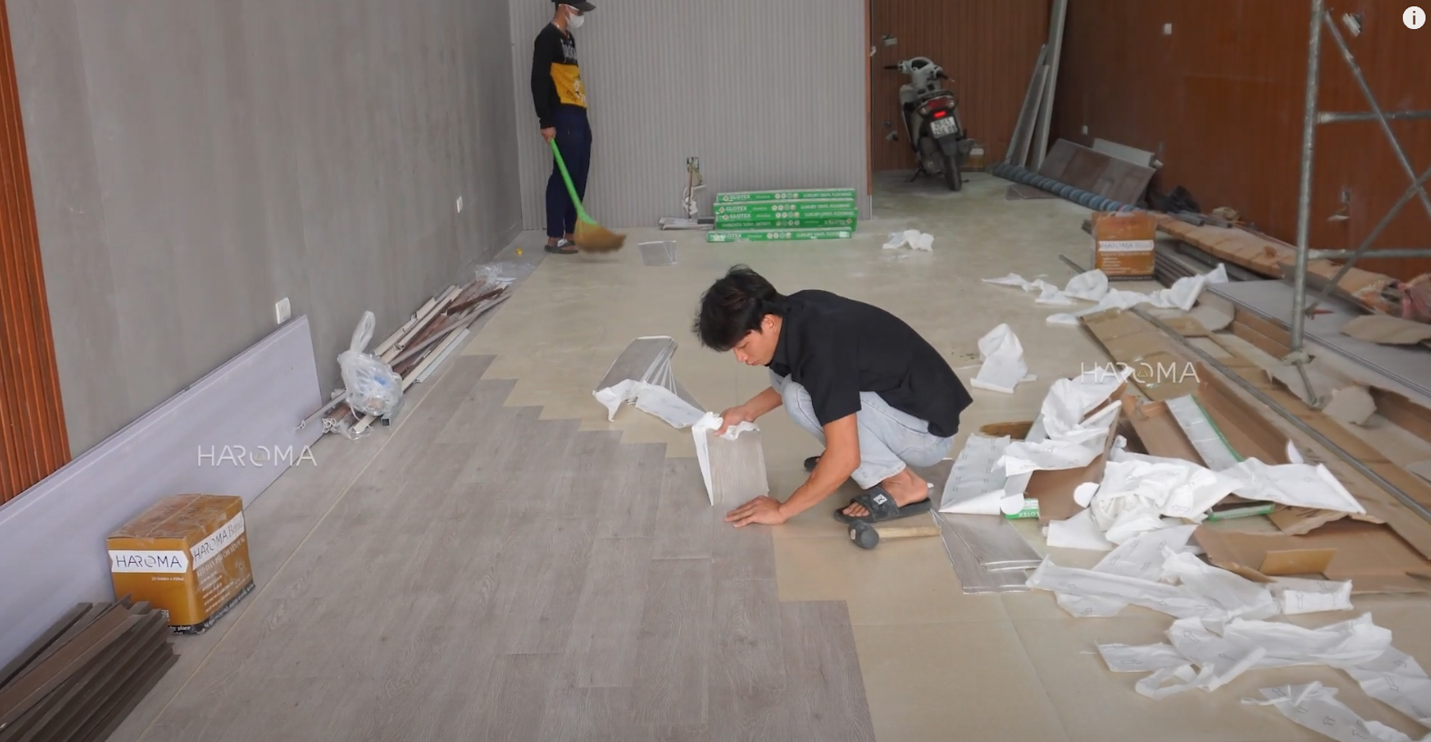 Sàn nhựa dán keo giả gỗ vật liệu lát sàn chuyên dùng cho nội thất
