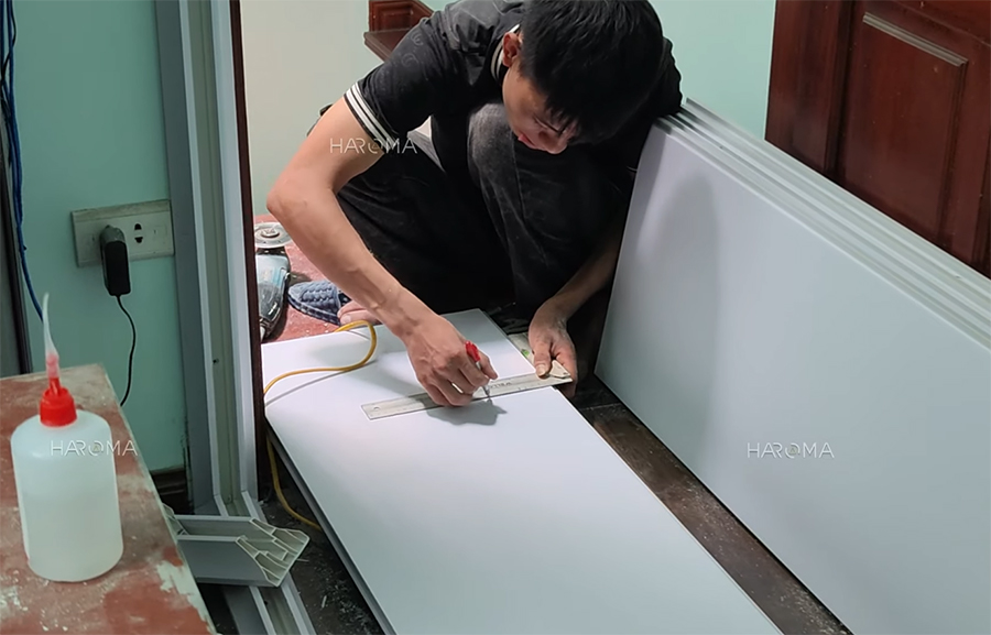 Hướng dẫn thi công vách ngăn 2 mặt nhựa chi tiết