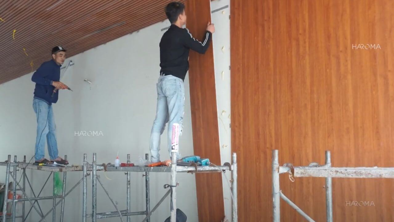 So sánh tấm ốp nhựa NANO và tấm PVC vân đá: Nên chọn loại nào?