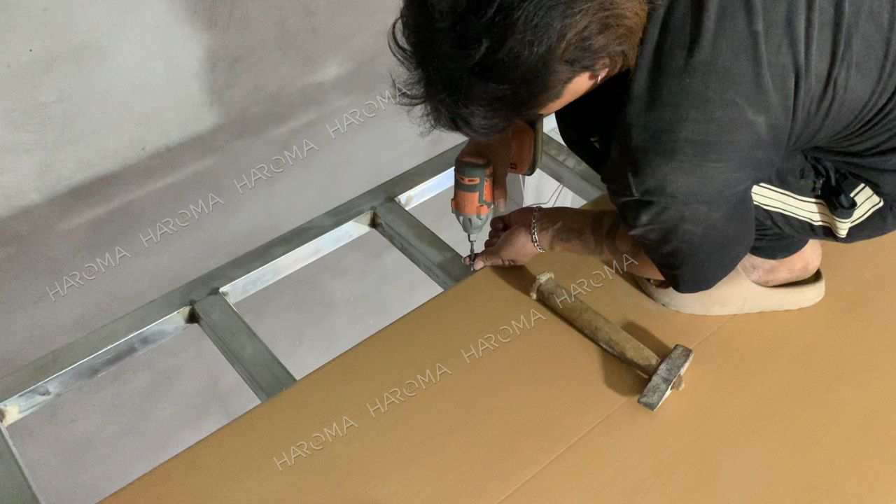 Ván sàn nhựa chịu lực có làm sàn tầng 1 được không?